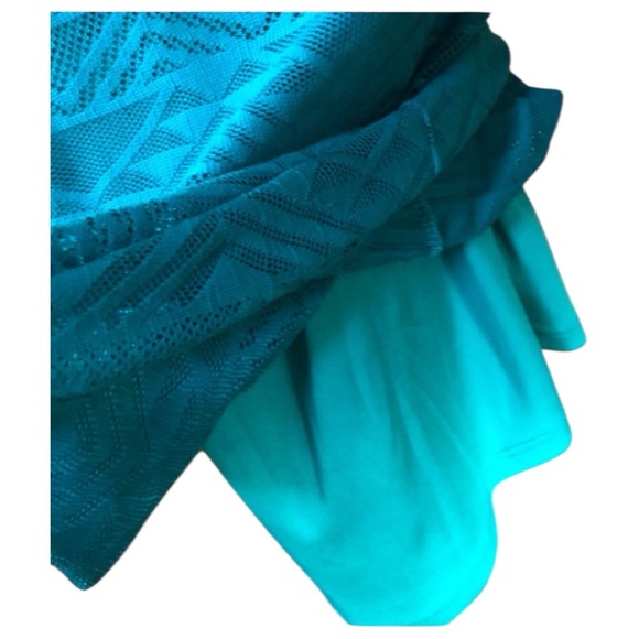 Teal lace overlay midi dress by Kelly Reneé - Picture 6 of 8